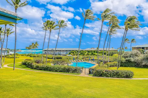 Palm Lined Fairway Paradise