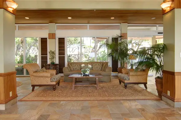 Grand Lobby With Tropical Charm