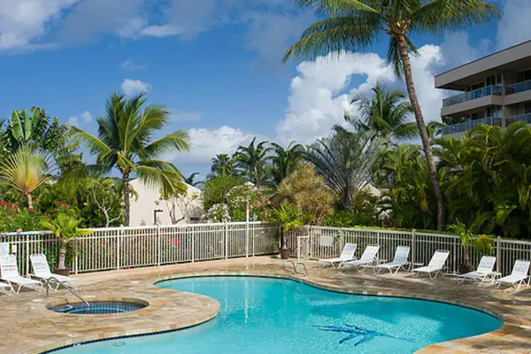 Refreshing resort pool under the Hawaiian sun