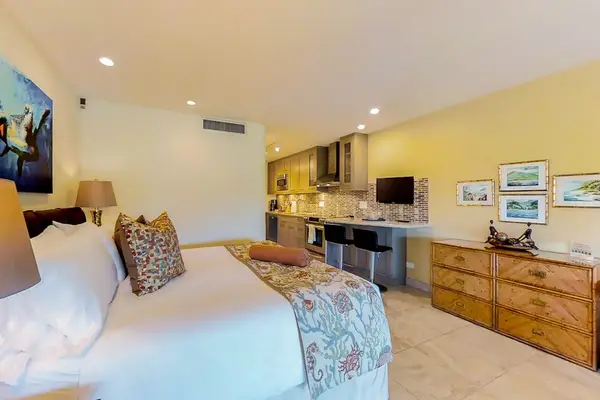 Bright Studio With Resort Comfort