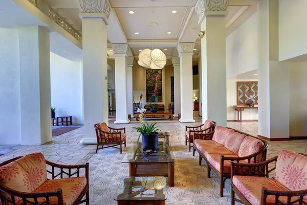 Elegant Island Lounge For Relaxing Moments