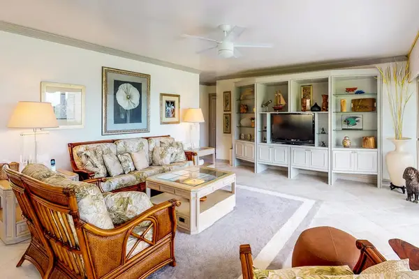 Cozy & Inviting Living Room with Ample Seating