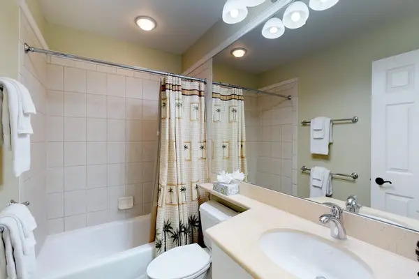 Kona Breeze Guest Bath with Shower & Tub Combo