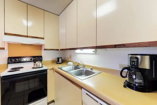 Fully Equipped Kitchen For Easy Island Meals