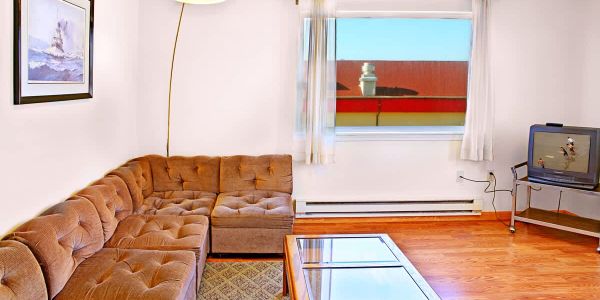 b70060c6 6306 4f bYz2j