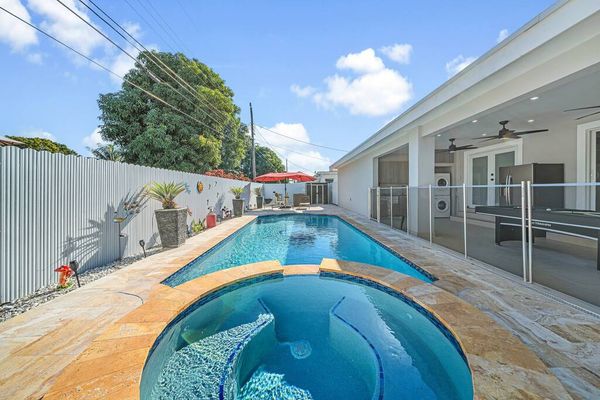 Tropical 3BR Miami Getaway – Pool & Prime Location