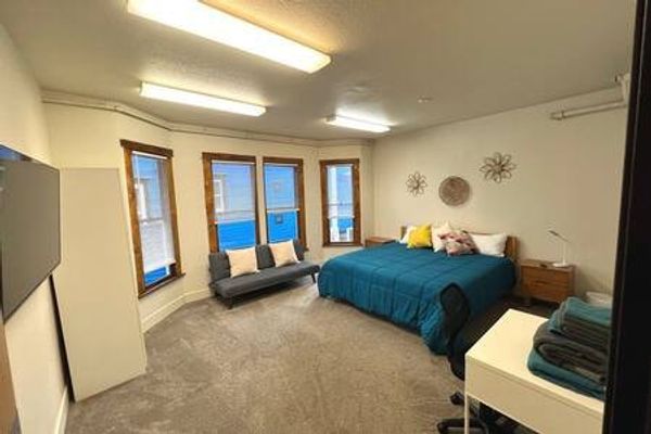 Premium Room, King Bed, Twin Futon