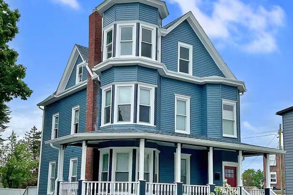 Hightop House: 1904 Victorian, Walk to Uptown