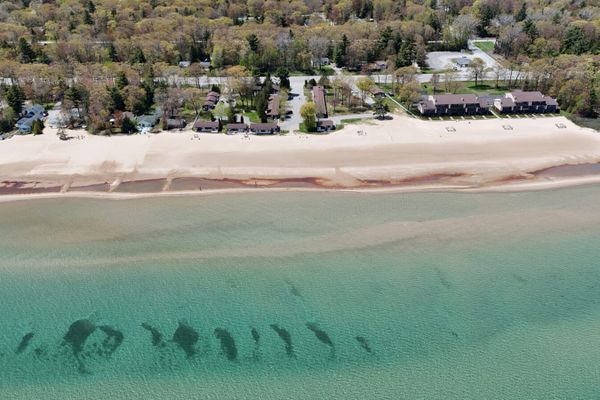 New! Surfside 13 – cute lakefront condo!