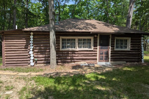 New! The hideout – cute and quiet rustic cabin!