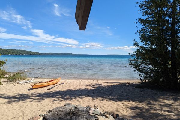 New! Lwardcove – beachfront beauty!