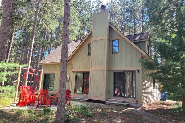 New! Crystal Pines – Lovely Crystal Mountain Cabin