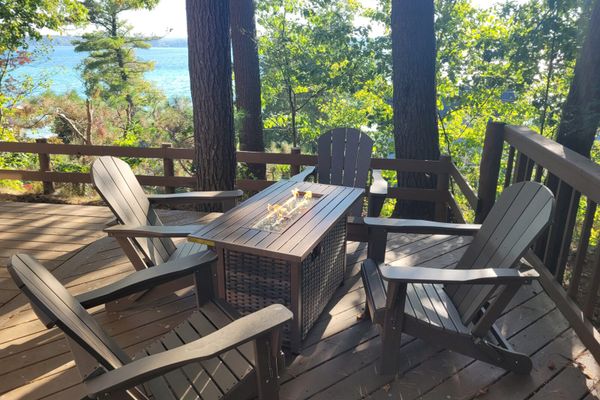 Crystal View Hideaway – Spectacular Lakeview!