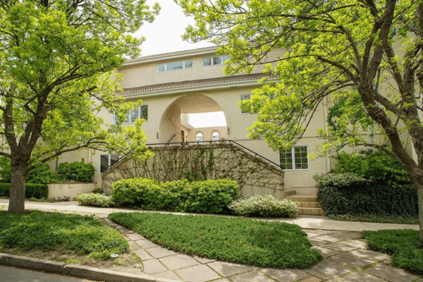 Heart of cherry creek | group retreat | hot tub