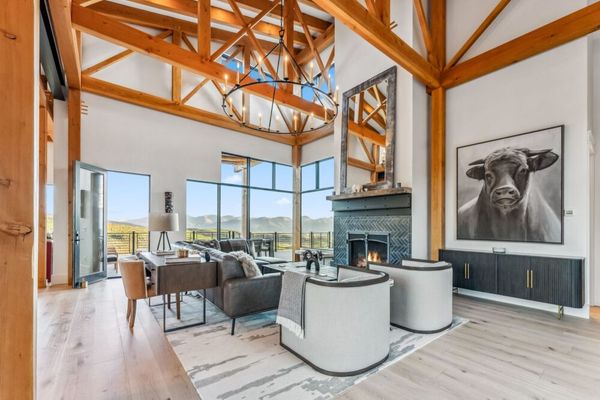 Cloudpeak luxe escape