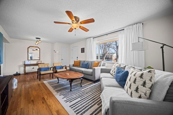 Family & dog-friendly retreat with fire pit