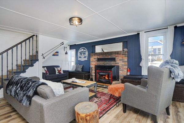 Historic mountain chalet steps from lakes & hiking