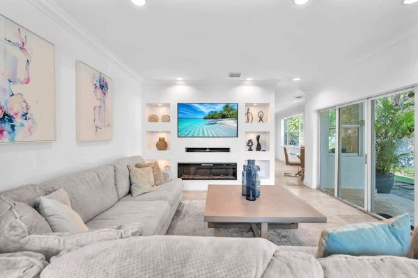 Grove Walk Manor | 3BR Oasis in the Grove