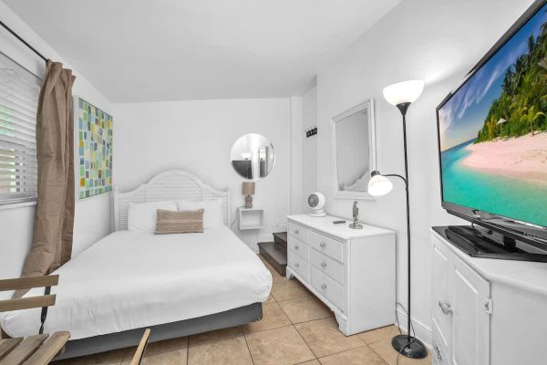 Casita Santorini -Tropical Studio Near Coco Grove