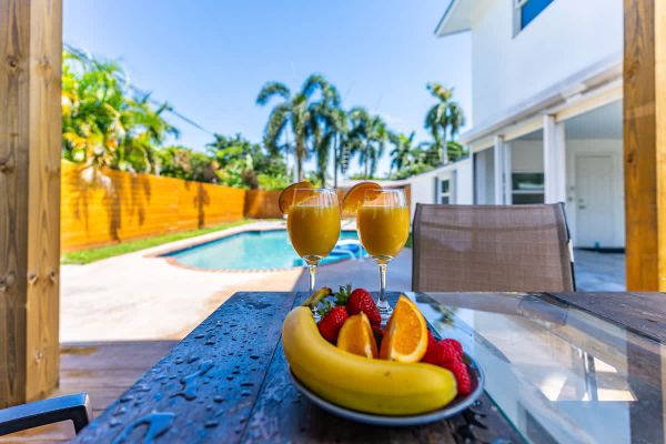 Chic Pompano Getaway – Pool, Beach & Pickleball – Family