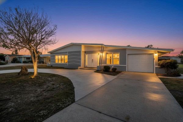 Harbor Haven: Waterfront Oasis + Heated Pool