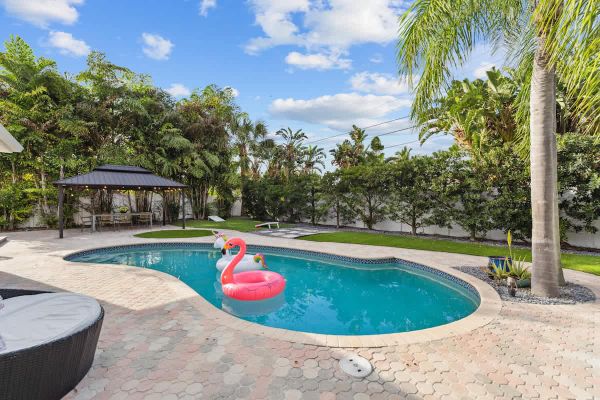 Lighthouse Luxury Escape w/ Pool & BBQ