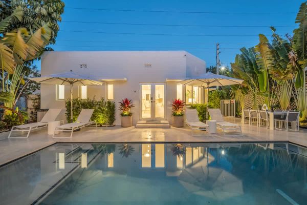 Acquavilla • 4BR Pool Villa Steps to the Beach