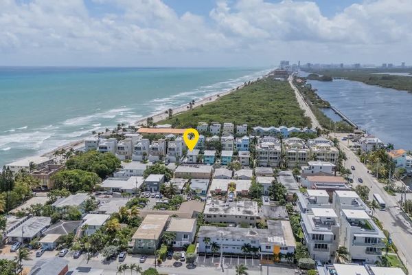 #1 – Romantic Beach Escape 1BR  Walk to Ocean