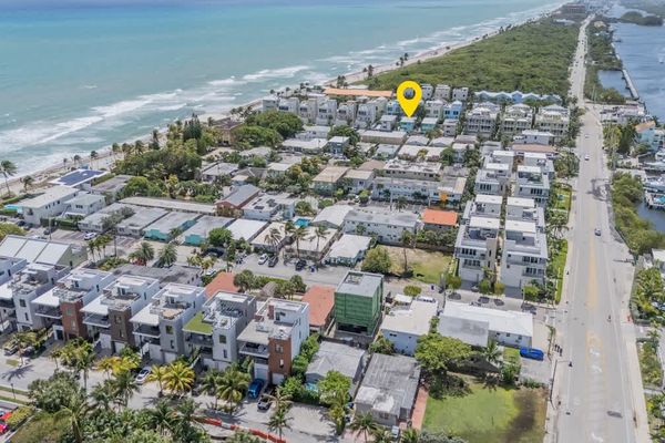 #3 – Sunny Hollywood Beachside 1BR  Walk to Ocean