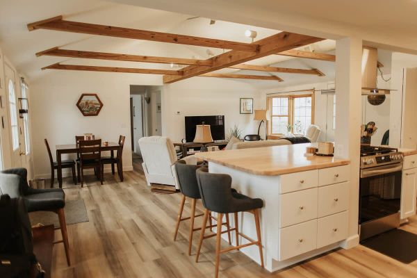 Charming IU Cottage: Near Campus, Sleeps 8!