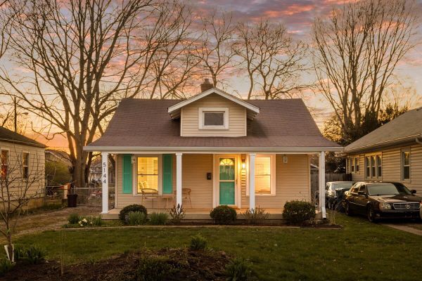 Pet-Friendly Bungalow | Grill + Fire Pit!