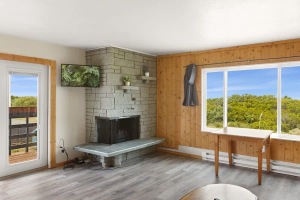 2BR Oceanview Condo | Walk to Beach | Sleeps 6
