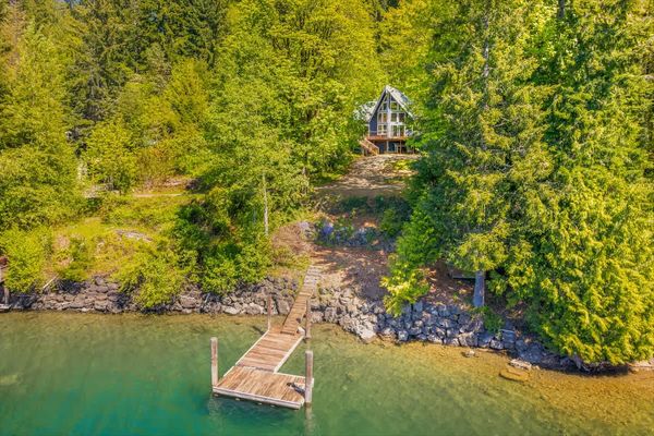 Gorgeous Modern Cabin with Access to Lake Cushman!