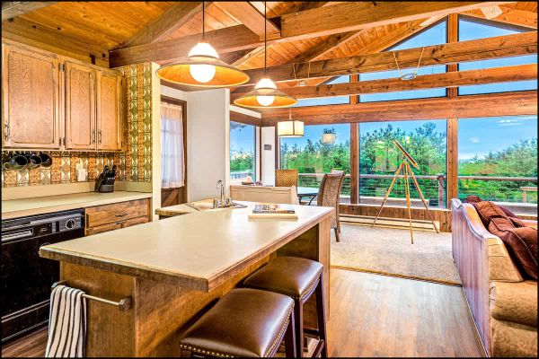 Brathouse By The Sea – Easy Access to the Pacific