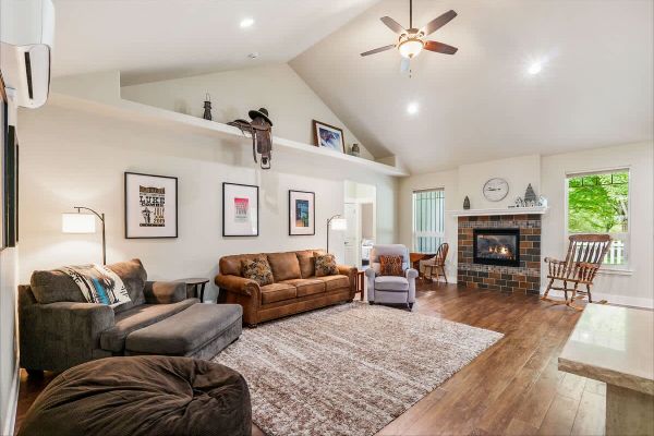 Dover Bay Retreat | Dogs OK | BBQ & Outdoor Seating