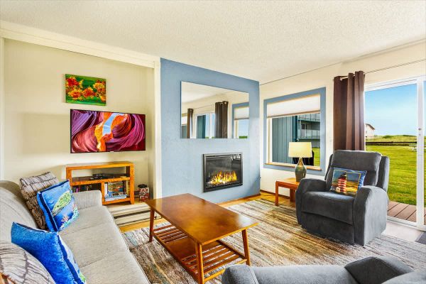 Ground Level Condo Right on the Pacific Ocean