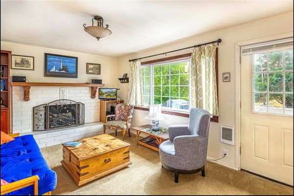 Coastal Family Home | EV Charger | Deck & Grill