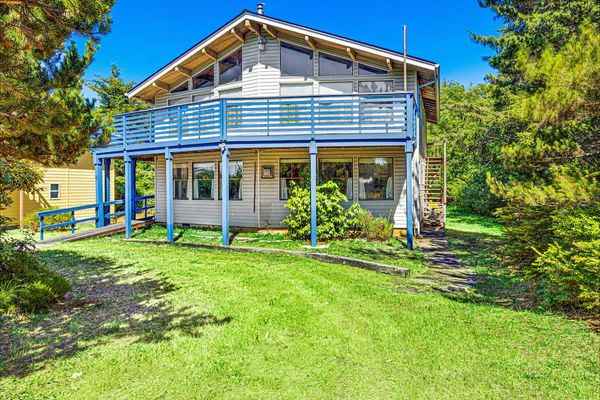 Cozy Copalis Beach Cottage Escape