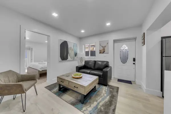 Little Mykon – Cozy Duplex Unit Near Miami Spots