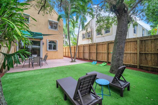 Lush & Spacious Tropical Retreat in Coconut Grove