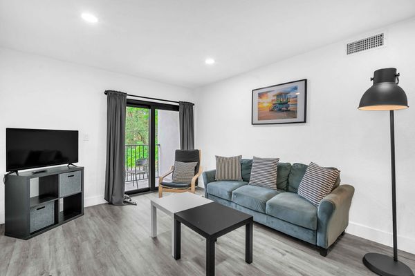 West Brickell  #3 – Modern 2/1 Apt & Parking