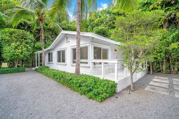 Cozy Renovated Key West 2/1 Cottage in Coco Grove