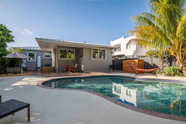 Surfers Cove – 3BR/2BA Pool Home Near Calle Ocho