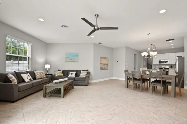 5BR family townhome near the beach w/ pool