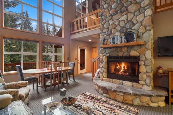 Ski Cabin 3br, Hyak, Fire Place, 5 mins to Hill