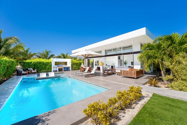 Villa 8 – Great for families with teens or 2 couples