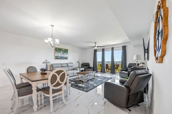 River Fly-In: 3BR Luxury Condo w/ Resort Amenities