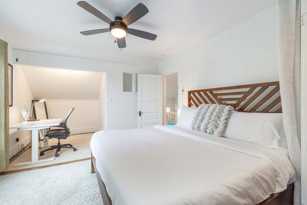 Close to Fremont, Queen Anne and DT | Scenic Views