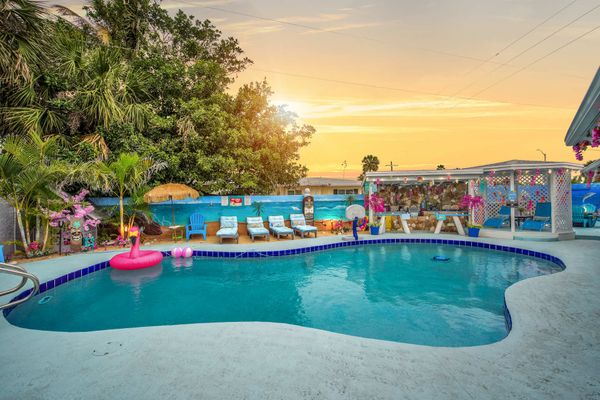 The Leon Lane Oasis – 5 Unique Units w/ Pool, Fire Pit & Steps to the Beach