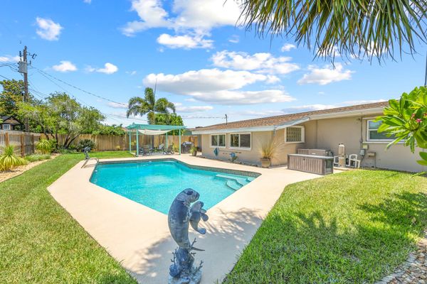 3BR home w/ pool & BBQ grill